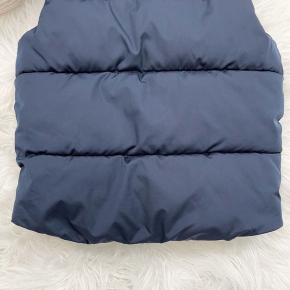 Old Navy Unisex Water Resistant Puffer Winter Vest Size 2T - Picture 9 of 10